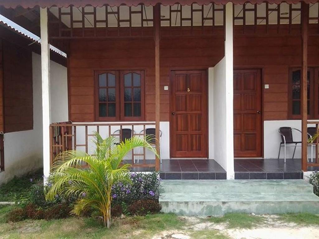 Pangkor Waterfall Beach Resort Кампунг-Телук-Нипах Экстерьер фото