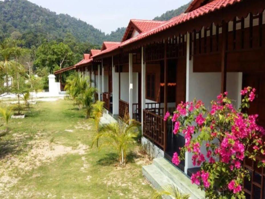 Pangkor Waterfall Beach Resort Кампунг-Телук-Нипах Экстерьер фото